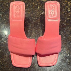 Zara Coral Pink Heels - Thick Comfortable Shoe Casual Size 7.5 LIKE NEW